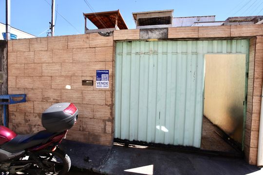 Fachada de casa à venda com 3 quartos, 130m² em Santa Helena, Contagem