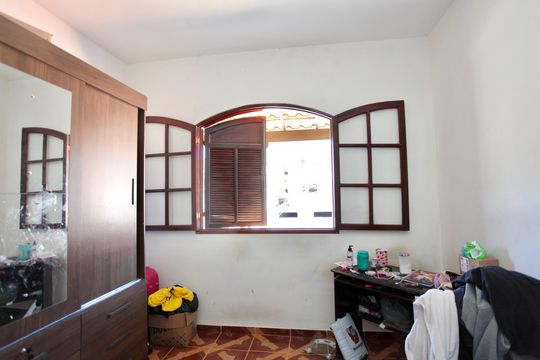 Quarto 2 de casa à venda com 3 quartos, 130m² em Santa Helena, Contagem