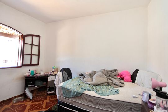Quarto 2 de casa à venda com 3 quartos, 130m² em Santa Helena, Contagem