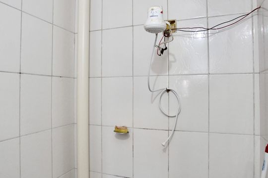 Banheiro da Suíte de casa à venda com 3 quartos, 130m² em Santa Helena, Contagem