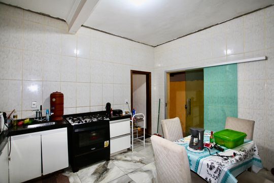 Cozinha e Área de Serviço de casa à venda com 3 quartos, 130m² em Santa Helena, Contagem