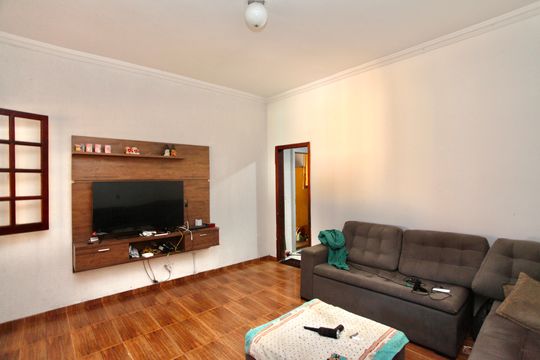 Sala de casa à venda com 3 quartos, 130m² em Santa Helena, Contagem