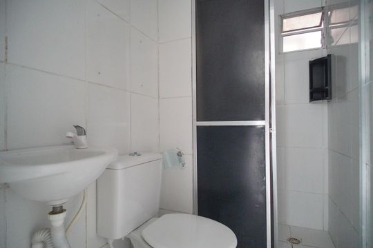 Banheiro de apartamento para alugar com 2 quartos, 50m² em Santos Dumont, São Leopoldo