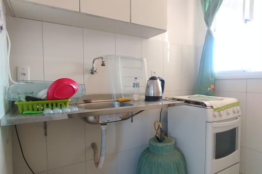 Cozinha de apartamento para alugar com 2 quartos, 45m² em Restinga, Porto Alegre
