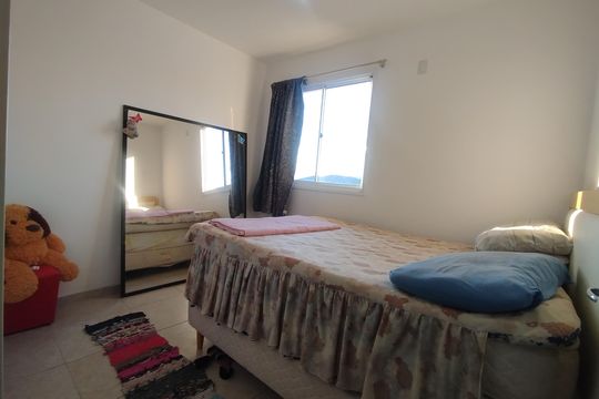 Quarto 1 de apartamento para alugar com 2 quartos, 45m² em Restinga, Porto Alegre