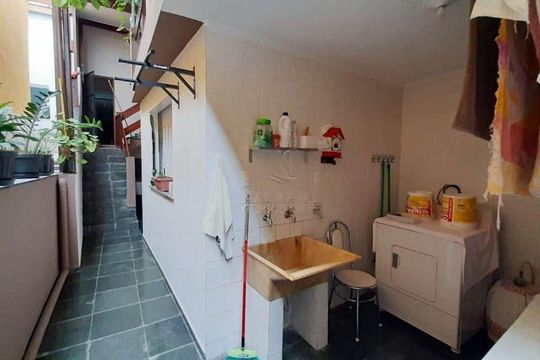 Casa à venda com 4 quartos, 279m² em Vila Lucinda, Santo André