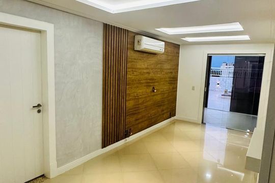 Sala de apartamento à venda com 3 quartos, 141m² em Maria Paula, Niterói