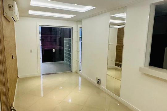Apartamento à venda com 3 quartos, 141m² em Maria Paula, Niterói