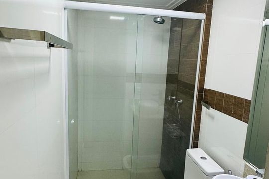 Banheiro de apartamento à venda com 3 quartos, 141m² em Maria Paula, Niterói