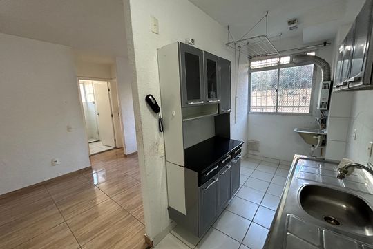 Cozinha de apartamento para alugar com 2 quartos, 45m² em Água Santa, Rio de Janeiro