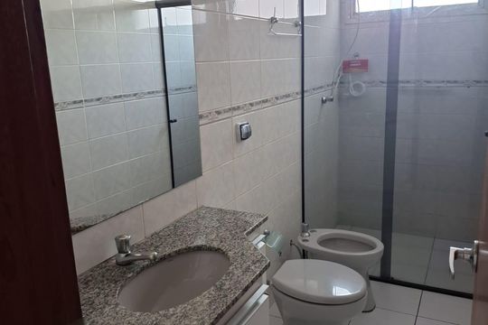 Banheiro de apartamento para alugar com 3 quartos, 72m² em Taquaral, Campinas