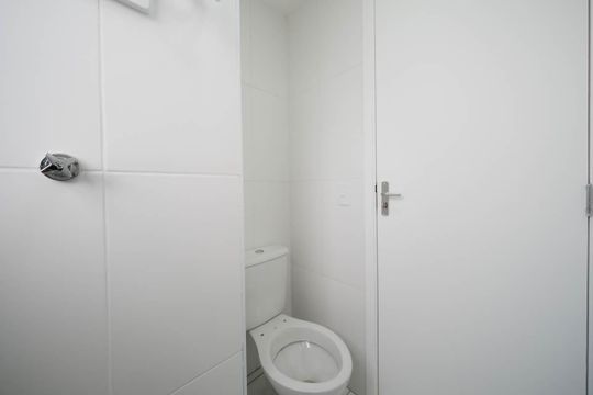 Banheiro de apartamento para alugar com 2 quartos, 40m² em Jardim Maringa, São Paulo
