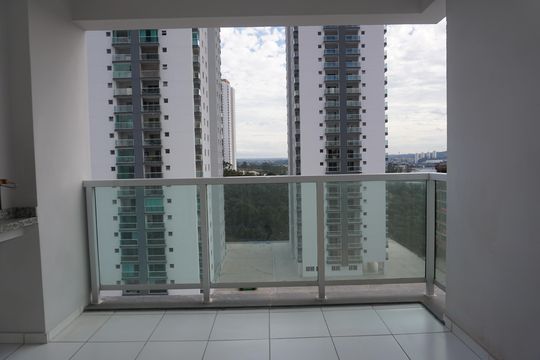 Varanda da Sala de apartamento para alugar com 3 quartos, 125m² em Jardim dos Oliveiras, Embu das Artes