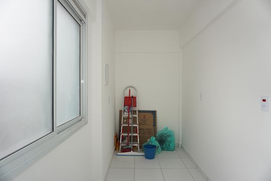 Lavanderia de apartamento para alugar com 3 quartos, 125m² em Jardim dos Oliveiras, Embu das Artes