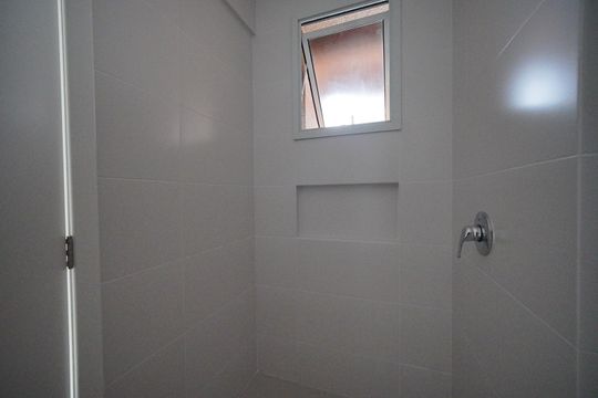 Banheiro da Suíte de apartamento para alugar com 2 quartos, 74m² em Barreiros, São José