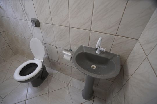 Casa para alugar com 3 quartos, 390m² em Jardim Itaipú, Goiânia