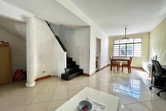 Casa à venda com 3 quartos, 150m² em Planalto Paulista, São Paulo