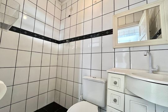 Banheiro de serviço de casa à venda com 3 quartos, 150m² em Planalto Paulista, São Paulo