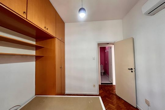 Quarto 2 de apartamento para alugar com 2 quartos, 68m² em Copacabana, Rio de Janeiro