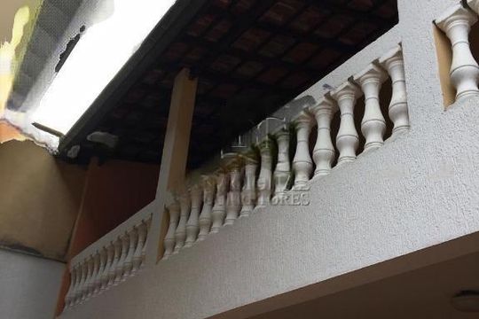 Casa à venda com 3 quartos, 242m² em Parque Gerassi, Santo André