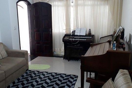 Casa à venda com 3 quartos, 173m² em Jardim Las Vegas, Santo André