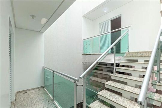 Casa à venda com 4 quartos, 259m² em Vila Assunção, Santo André