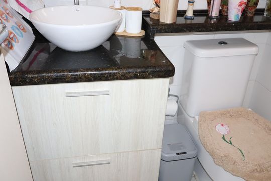 Banheiro de apartamento à venda com 2 quartos, 41m² em Vila Alpina, São Paulo