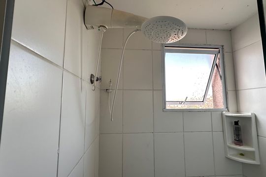 Banheiro social de apartamento para alugar com 2 quartos, 55m² em Jardim Vergueiro, São Paulo