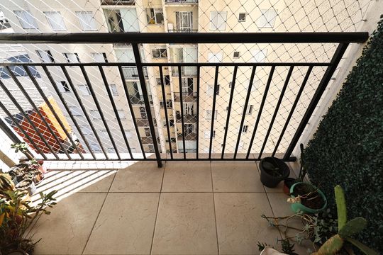 Sacada de apartamento à venda com 2 quartos, 48m² em Parque Jaçatuba, Santo André