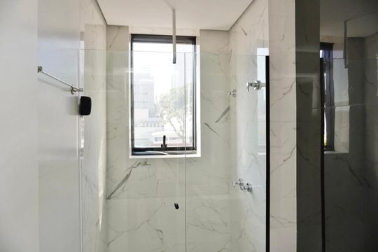 Banheiro Social de apartamento para alugar com 2 quartos, 58m² em Lourdes, Belo Horizonte