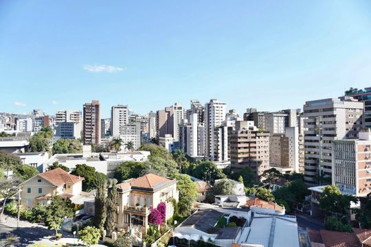 Vista  de apartamento para alugar com 2 quartos, 58m² em Lourdes, Belo Horizonte
