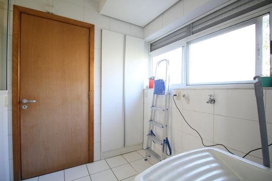 Área de Serviço de apartamento para alugar com 3 quartos, 131m² em Vila Andrade, São Paulo