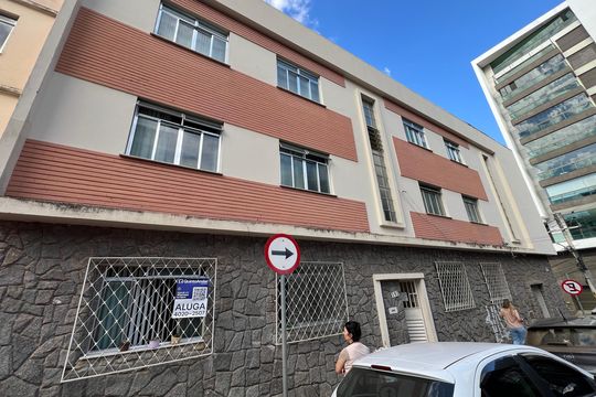 Fachada do Prédio de apartamento para alugar com 3 quartos, 63m² em Centro, Juiz de Fora