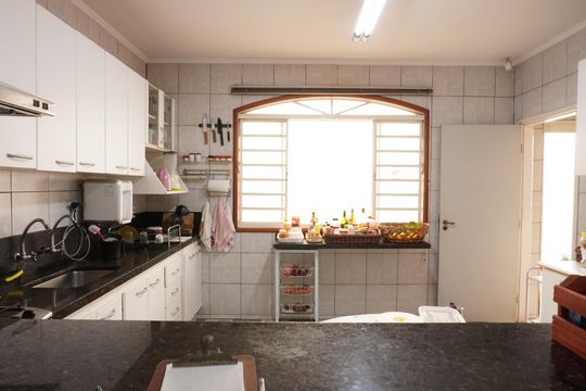 Casa para alugar com 4 quartos, 370m² em Jardim Centenario, São Carlos