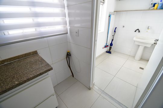 Cozinha de apartamento à venda com 1 quarto, 46m² em Centro, Campinas