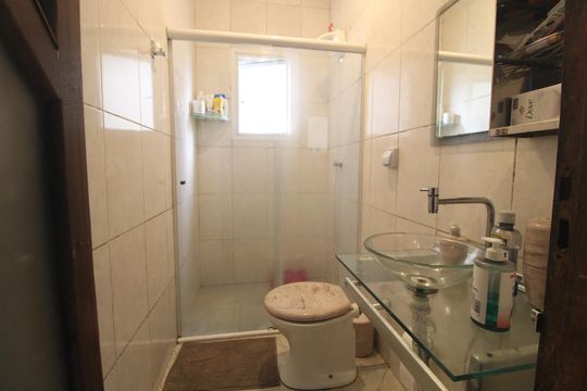 Banheiro comum de casa à venda com 2 quartos, 125m² em Jardim Sete de Setembro, São Paulo