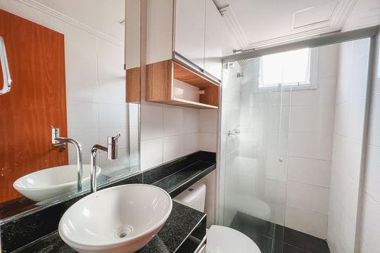 Banheiro de apartamento para alugar com 2 quartos, 47m² em Jardim Iris, São Paulo