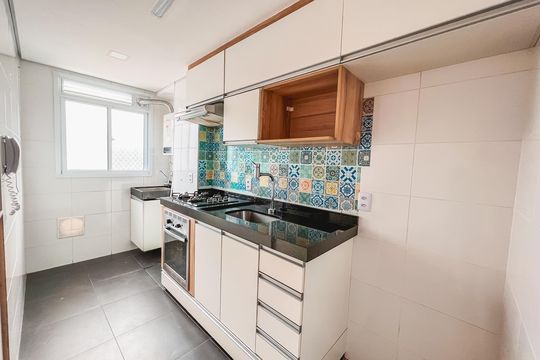 Cozinha de apartamento para alugar com 2 quartos, 47m² em Jardim Iris, São Paulo
