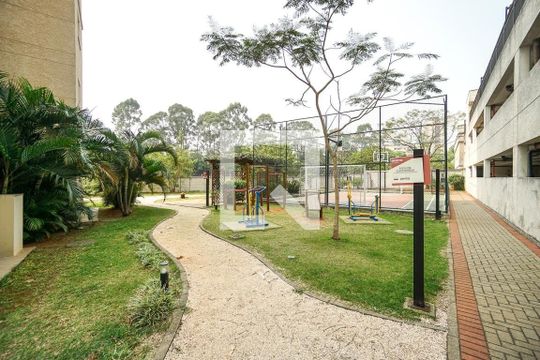Condomínio  de apartamento para alugar com 2 quartos, 48m² em Penha de França, São Paulo