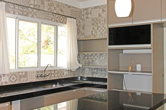 Cozinha de casa de condomínio para alugar com 4 quartos, 390m² em Jardim Paulista, Vinhedo