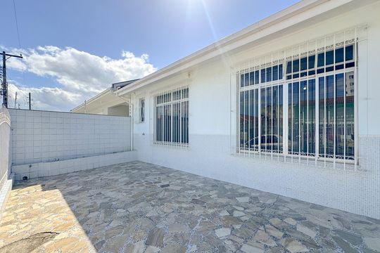 Garagem de casa para alugar com 4 quartos, 150m² em Areias, São José