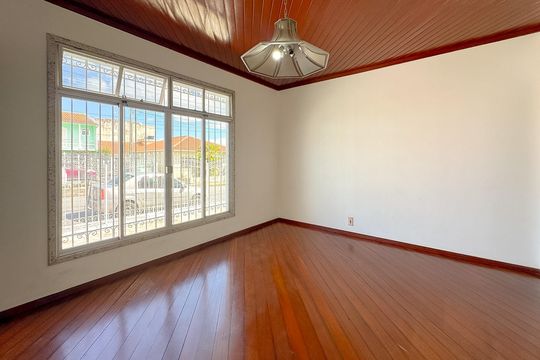Sala de TV de casa para alugar com 4 quartos, 150m² em Areias, São José