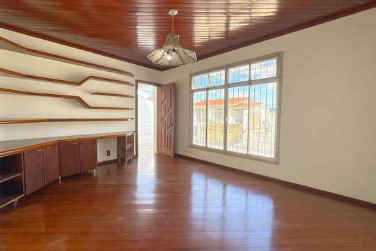 Sala de TV de casa para alugar com 4 quartos, 150m² em Areias, São José