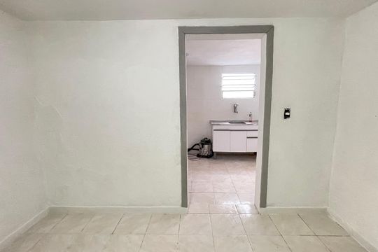 Quarto 2 de casa para alugar com 1 quarto, 60m² em Jardim Luísa, São Paulo