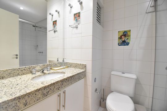 Banheiro do Studio de kitnet/studio para alugar com 1 quarto, 27m² em Centro, Curitiba