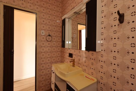 Banheiro de casa para alugar com 2 quartos, 92m² em Jardim Bela Vista, Santo André