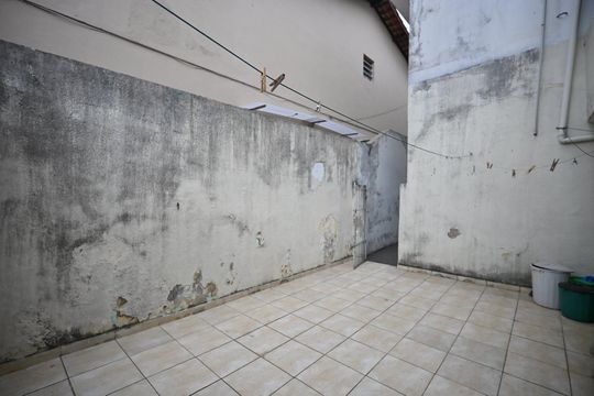 Quintal de casa à venda com 2 quartos, 70m² em Jardim Inga, São Paulo