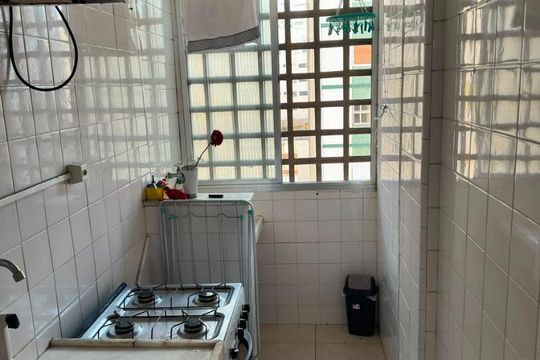 Cozinha de apartamento para alugar com 1 quarto, 35m² em Itararé, São Vicente