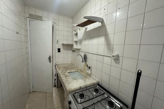 Cozinha de apartamento para alugar com 1 quarto, 35m² em Itararé, São Vicente