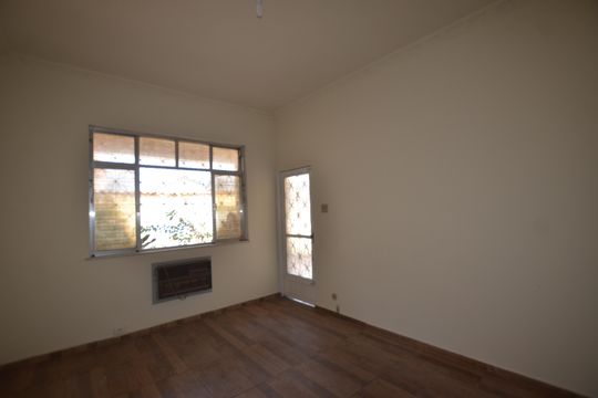 Sala de casa para alugar com 3 quartos, 200m² em Cascadura, Rio de Janeiro